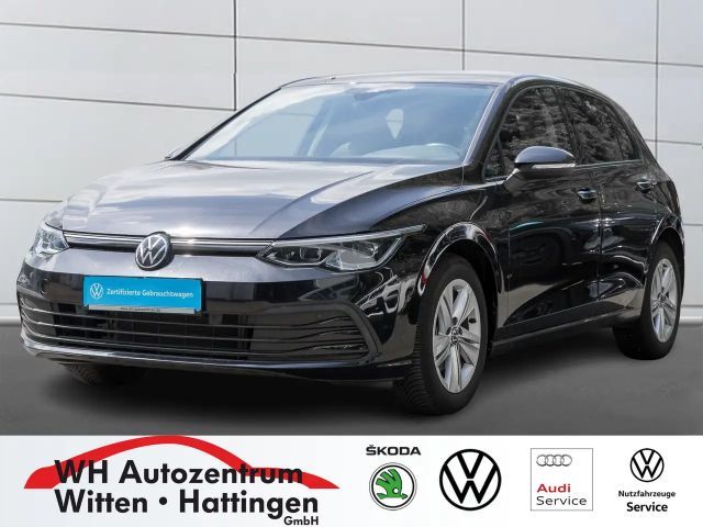 Volkswagen Golf VIII 1.5 TSI LIFE NAVI LED SITZH GJ-REIFEN 2023 Benzine