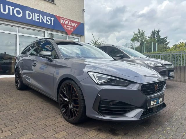 Cupra Leon VZ 4Drive SP*DSG*PANORAMA*AHK*KAMERA*MATRIX*BEATS 2024 Benzine