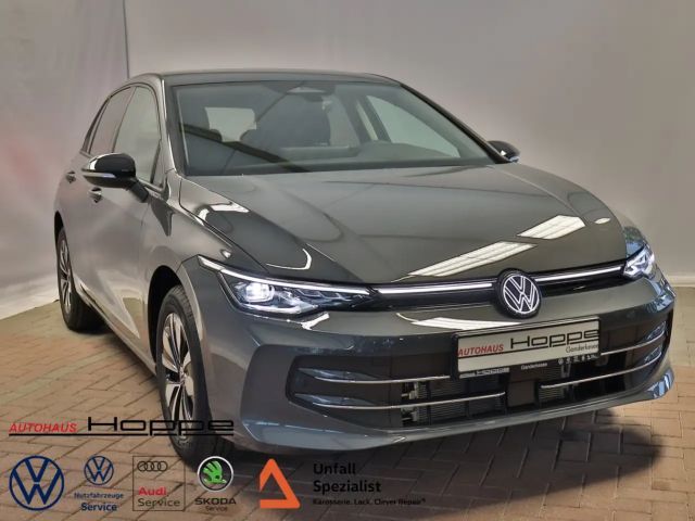 Volkswagen Golf VIII GOAL 1.5TSI DSG+AHK+KAMERA+APP+LED+ACC 2025 Benzine