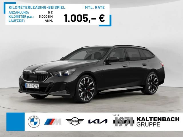 BMW 550 e Touring xDrive M-Sport Pro PANO AHK HUD 2025 Hybride / Benzine