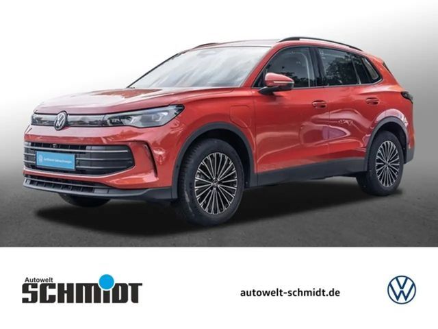 Volkswagen Tiguan 1.5TSi eHybrid Life AHK R-Kamera ACC SideAssist... 2025 Hybride / Benzine