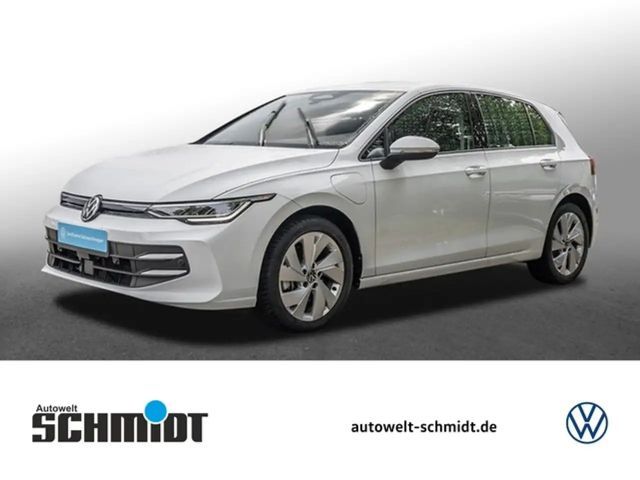 Volkswagen Golf VIII 1,5TSi DSG eHybrid Life AHK R-Kamera SideA... 2025 Hybride / Benzine