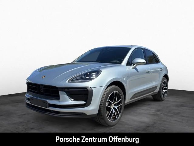 Porsche Macan Pano Navi LED ACC El. Heckklappe 2023 Benzine