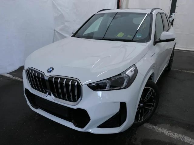 BMW X1 xDrive30e  M Paket Panorama 360° Kamera Harman/Kar 2025 Hybride / Benzine