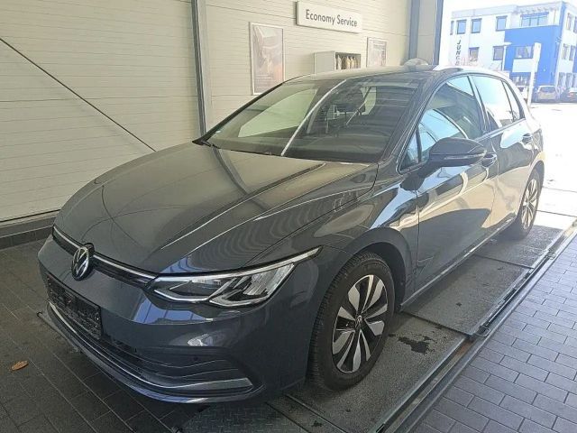 Volkswagen Golf 2023 Benzine