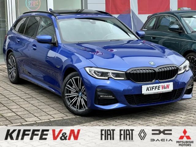 BMW 330 e Touring M SPORT MEMORY PANO ACC LASER HUD 2022 Hybride / Benzine