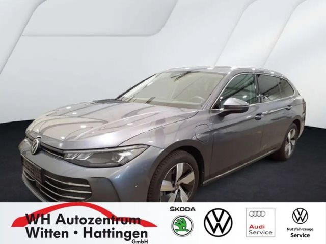 Volkswagen Passat Variant 1.5 TSI eHybrid DSG Business NAVI AHK REARVIEW ... 2025 Hybride / Benzine