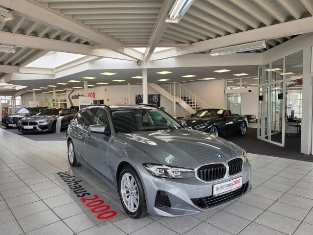 BMW 318 i Touring CAM/TEMP/LED 2025 Benzine