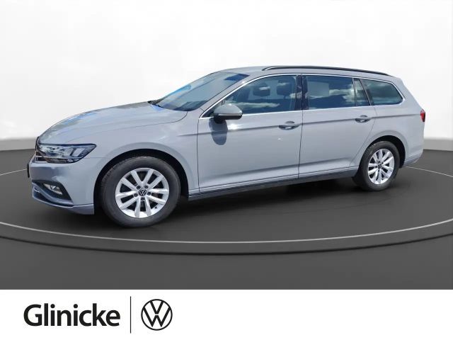 Volkswagen Passat Variant 1.5 TSI Business AHK NAV ACC SHZ 2023 Benzine