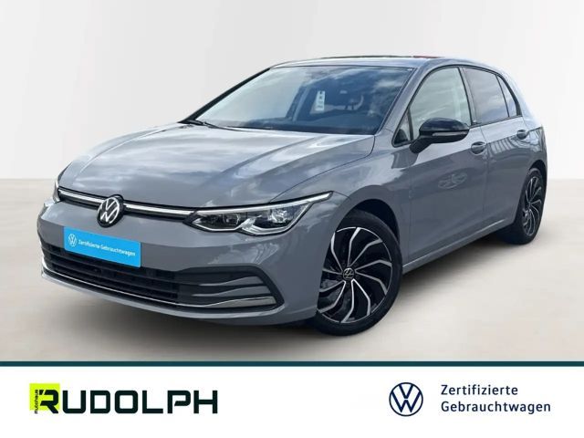 Volkswagen Golf VIII Move 1.0 eTSI DSG LED Navi SHZ ACC Fernlichta 2024 Benzine