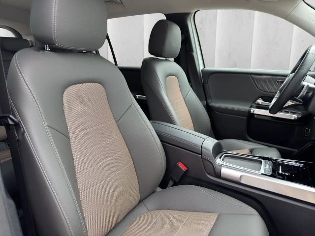 Mercedes-Benz EQB 250