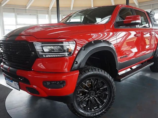 Dodge RAM 1500 HEMI Hoch-Breit* Navi12*Alu20*Crew-Cab 2023 Benzine