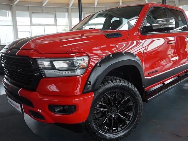Dodge RAM 1500 HEMI 5.7l Laramie*Crew-Cab*6 Sitze *Nav 2023 Benzine