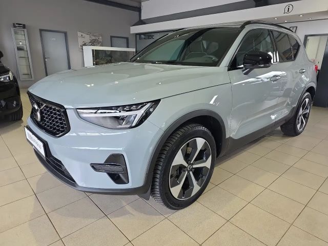 Volvo XC40 B4 Plus Dark ACC BLIS Kamera LED 19Zoll SHZ 2024 Benzine