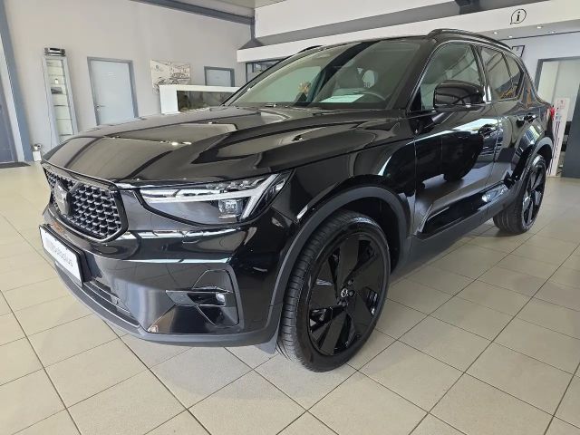 Volvo XC40 B3 Plus Black Edition ACC BLIS Pixel-LED 2025 Benzine