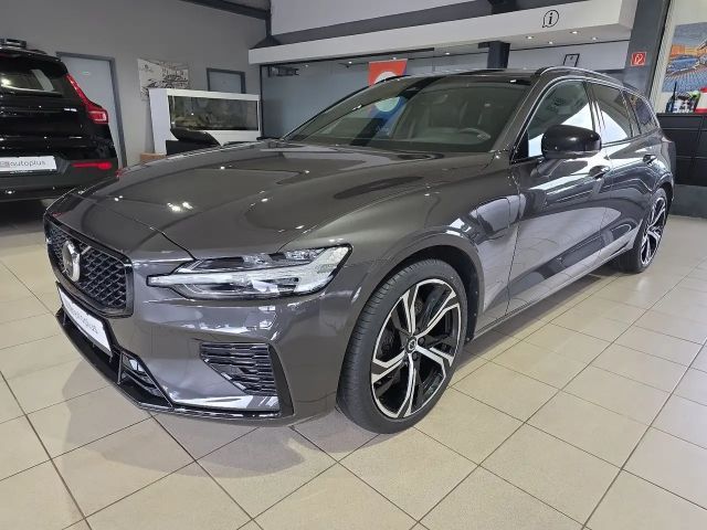 Volvo V60 T6 Plus Dark Recharge AWD ACC BLIS AHK Pano 2022 Hybride / Benzine