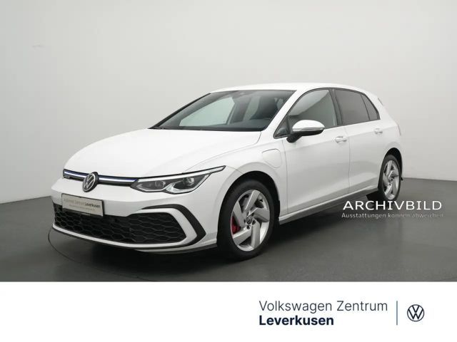 Volkswagen Golf VIII GTE NAVI LED SHZ PDC KLIMA 2021 Benzine