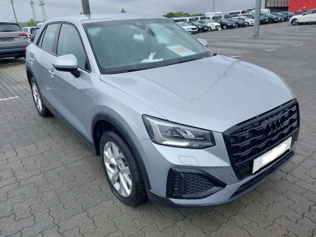 Audi Q2 top Ausstattung Automatik Kamera 2023 Benzine
