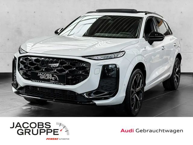 Audi Q3 TFSI e 200KW 2x S line AHK/Matrix/Pano/Tech Pro 2026 Hybride / Benzine
