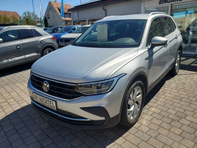 Volkswagen Tiguan Life Kamera AHZV Keyless ErgoActive 18-Zoll 2023 Benzine