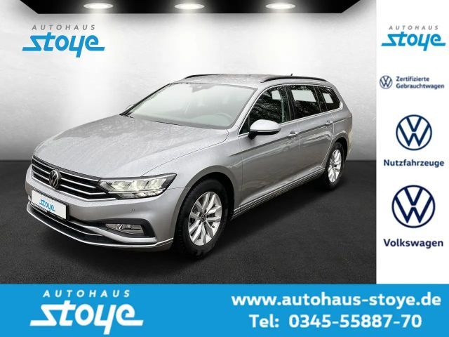 Volkswagen Passat Var. Business TSi DSG Navi AZV LED Business 2021 Benzine