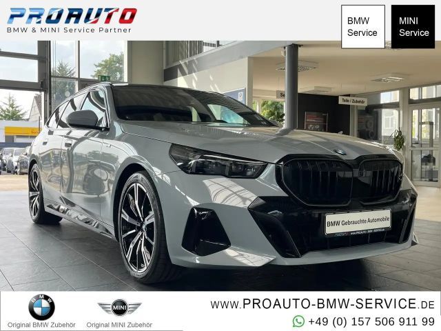 BMW 520 i Tou.M Sport Pro PANO/ICONIC/360°/20"/AHK/HUD 2025 Benzine
