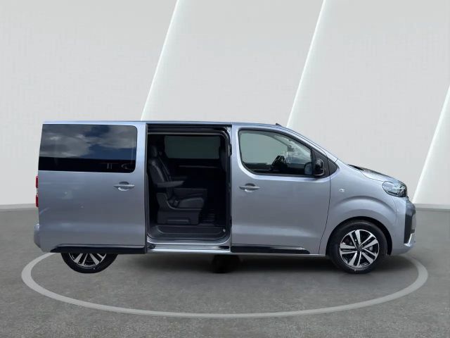 Peugeot Traveller