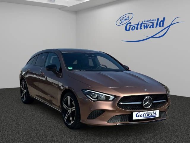 Mercedes-Benz CLA 180 RFK Night Paket GJR Tempomat LED Scheinwerfer 2023 Benzine