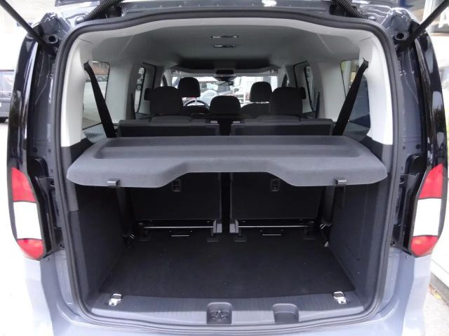 Ford Grand Tourneo