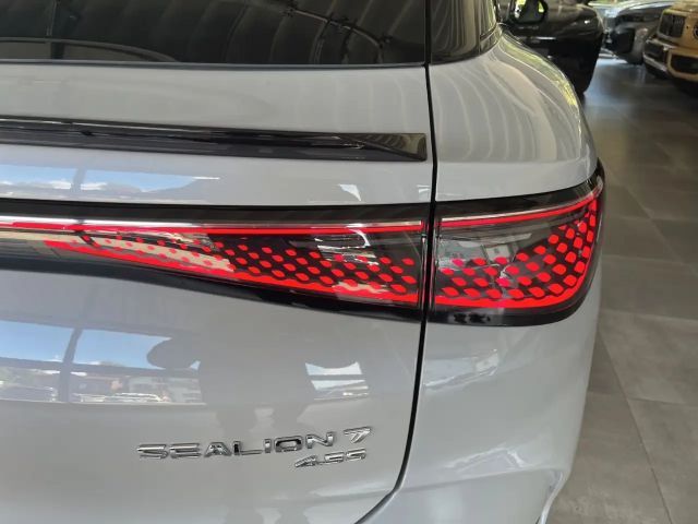 BYD Sealion 7