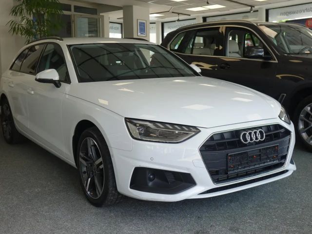 Audi A4 40 TFSI +360+HUD+Sportsitze+DSP+18'+ 2022 Benzine