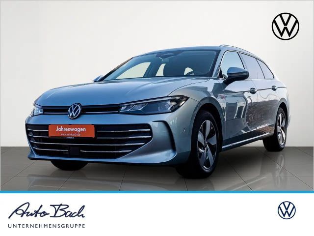 Volkswagen Passat Variant Business 1.5 eTSI DSG Navi LED AC 2025 Benzine