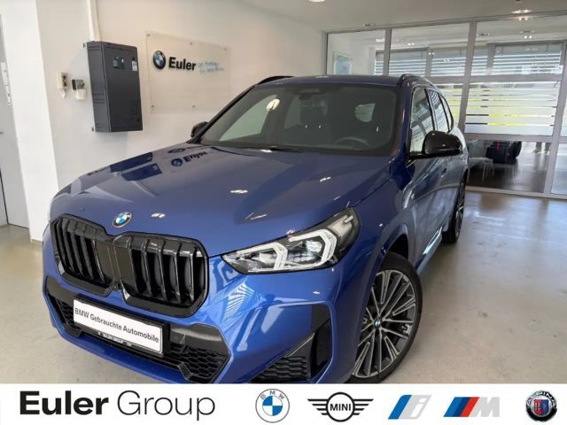 BMW X1 xDrive 23i M Sportpaket Navi LED Pano HUD HiFi Sys 2022 Benzine