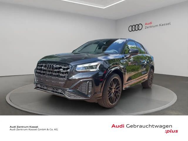 Audi Q2 S line Matrix LED CarPlay Leder RÜ 19" 2026 Benzine