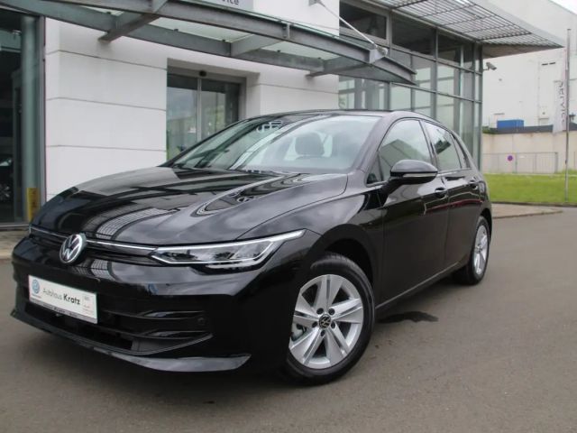Volkswagen Golf VIII Life 1.5 TSI Shz+App+Notrad+Kamera+ACC 2026 Benzine