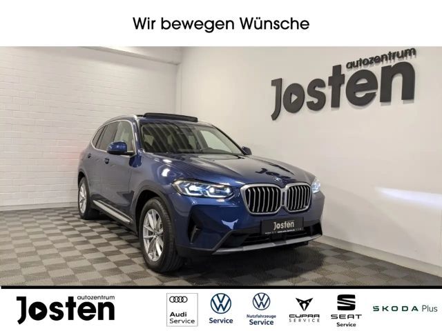 BMW X3 20i xDrive Laser Live-Cockpit Pano Innovation 2023 Benzine
