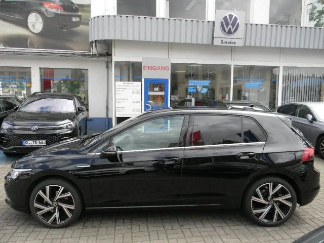 Volkswagen Golf VIII Lim. Style 1,5 TSI 6 GANG KAMERA 2024 Benzine