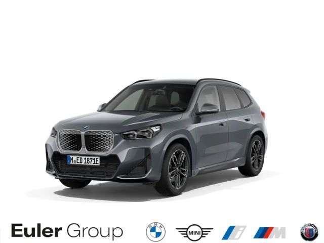BMW iX1 xDrive 30 M-Sport Sportpaket HUD AD AHK-klappbar A 2023 Elektrisch