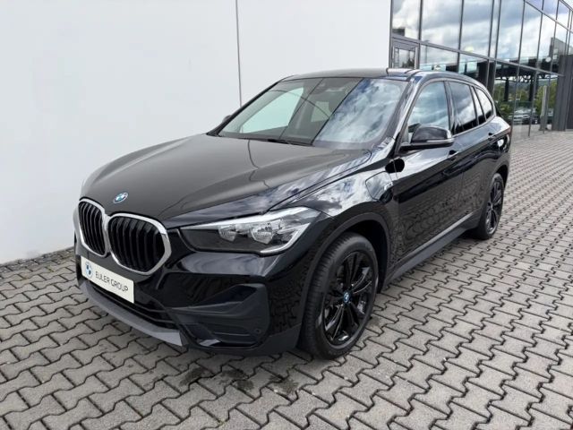 BMW X1 xDrive 25e LkHZ SHZ Parkass NAV DAB LMR 2022 Hybride / Benzine