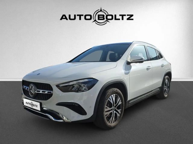 Mercedes-Benz GLA 180 ENp 50600 Pano Winter P el Klappe Kamera 2024 Benzine