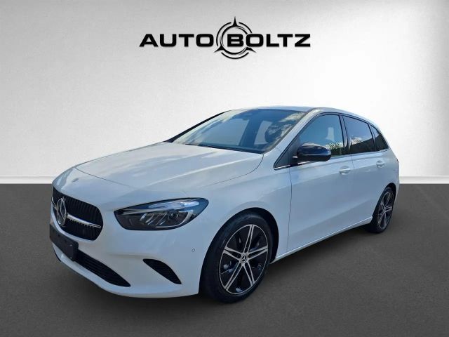 Mercedes-Benz B 180 Progressive Adv.P Night Komfort Kamera 2025 Benzine