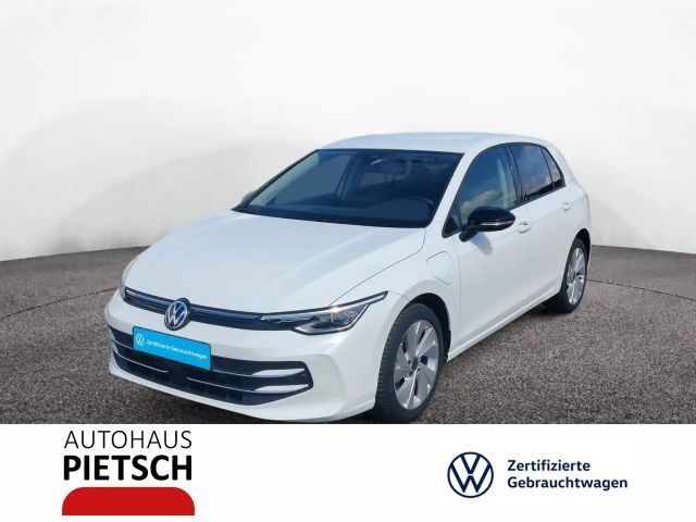 Volkswagen Golf 1.5 TSI eHybrid Goal AHK IQ.Light Travel 2025 Hybride / Benzine
