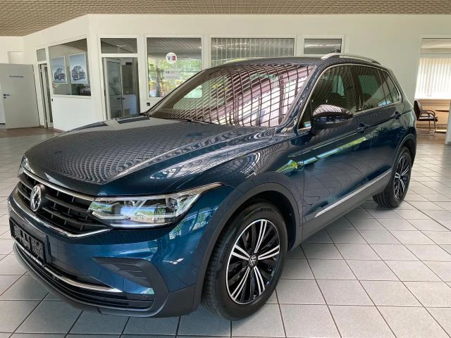 Volkswagen Tiguan Move 1.5 TSI*LED* NAVI*SHZ*AHK*360RFK* 2023 Benzine