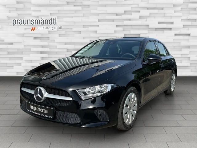 Mercedes-Benz A 250 e Advanced MBUX/Navi +/PTS/SHZ/DAB/LMR 17" 2022 Hybride / Benzine