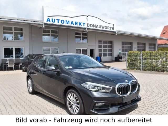 BMW 118 d Aut. Sport Line Navi PanoDach Sitzhzg 2022 Diesel