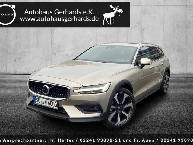 Volvo V60 Cross Country B4 AWD Ultimate,Pano360°20''STH,HUD,SpSit 2023 Diesel