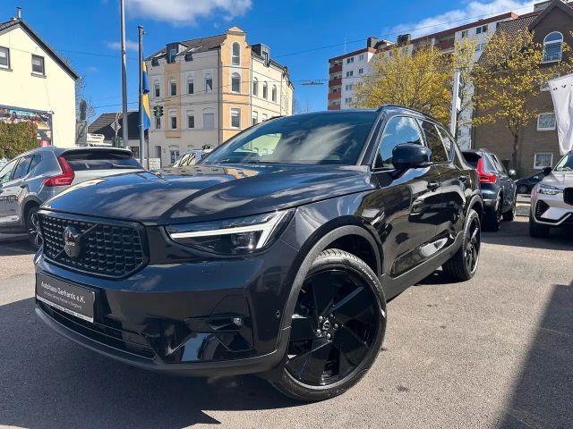 Volvo XC40 B4 Ultra Black Edition Alcantara,Pano,360° 2025 Benzine