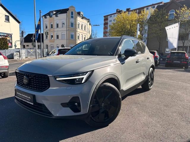 Volvo XC40 B3 Ultra Black Edition AlcantaraPano360°AHK 2025 Benzine