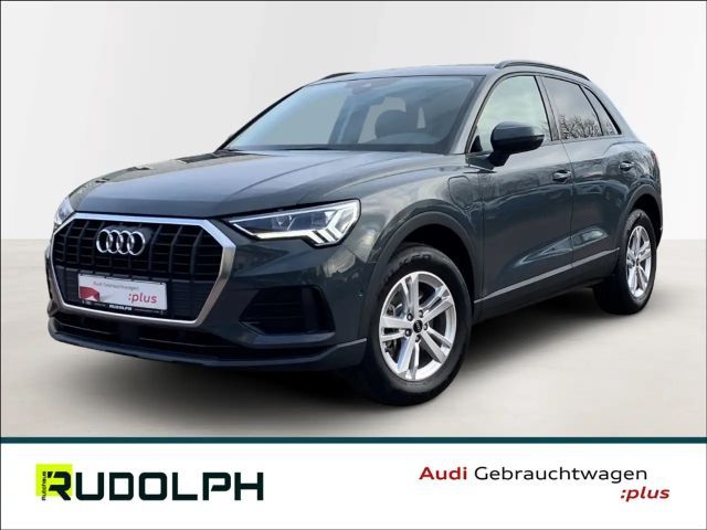Audi Q3 45 TFSIe S-tronic ACC LED AHK NAVI Rückfahrkam. 2022 Hybride / Benzine