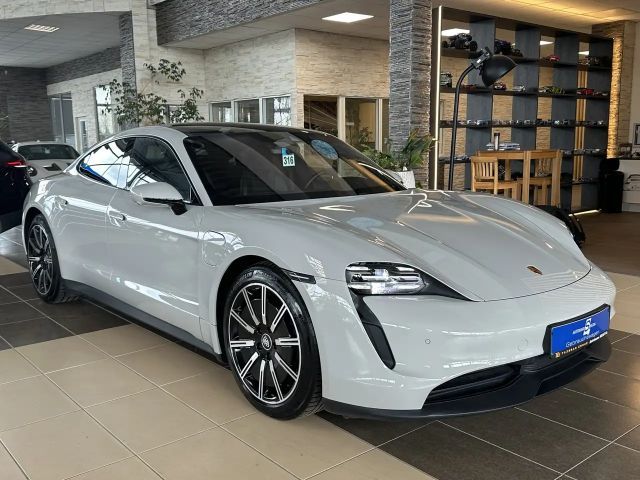 Porsche Taycan Leder Pano SportChrono BOSE LED 4xSHZ HUD 2024 Elektrisch